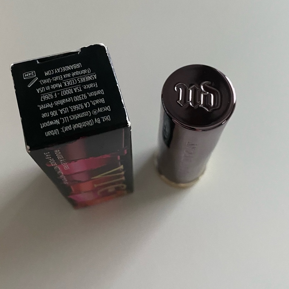 NWB Urban Decay Vice Lipstick - EZ Cream - Picture 3 of 5